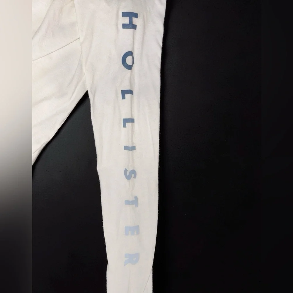 Hollister White Long Sleeve Graphic Tee XS Logo Sleeve Casual Top - Picture 4 of 9